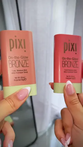 On-the-Glow Bronze sticks by @Pixi Beauty ✨ It looks so gorgeous on my skin😍 Two amazing shades: WarmGlow & SoftGlow🫶🏼