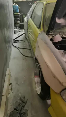 Poszerzenia błotników przyklejone 😁 #honda #civic #car #carsoftiktok #pandem #widebody #jdm #projectcar #fiberglass #DIY #welding #dc #fyp #audio #work 
