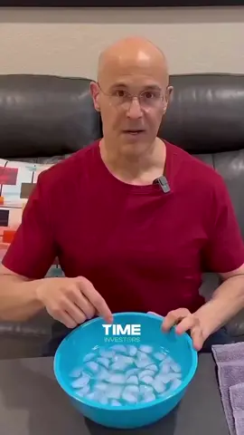 #bodybuilding #bodypositivity #pain  #relief #help #coldtherapy #plunge  Cold therapy, such as ice packs or cold water immersion, can indeed help relieve inflammation and pain associated with conditions like tendinitis. It works by constricting blood vessels, which reduces blood flow to the affected area, thereby decreasing inflammation and numbing the pain. Disclaimer:  Cold therapy can help with symptom management, it's not a cure for tendinitis or similar conditions. It's crucial to combine cold therapy with other treatments such as rest, proper stretching and strengthening exercises, and possibly medical intervention under the guidance of a healthcare professional for comprehensive management of these conditions. Credits: Home Remedies USA