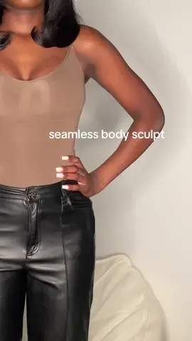 Obsessed 😍❤️‍🔥 Un indispensable dans ma garde robe. Êtes vous familier avec les body gainants? Si oui, lequel? @Kimel Sport au sauvetage! 