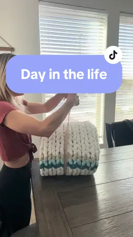 This is a typical day owning my blanket small business. I also work a full-time job during the week so it can be a lot handling both but I wouldn’t want it any other way.  ##fyp##fingerknitting##chunkyblankettutorial##handknitblanket##falldecor##diyhomedecor##etsycreatorco##chenilleblanket##armknitting##diycrafts##handknit##SmallBusiness##smallbusinessowner##sidehustle##sidehustleideas