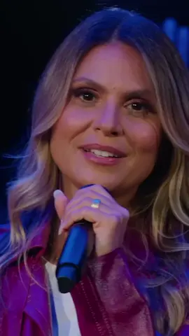Que seu foco seja Jesus.  Não perca o alvo, pois você é forte nele 🔥  . Você conhece a música Autor da vida? . . . . . #alinebarros #jesús #musicagospel #louvoresantigos #igreja #gabrielarocha #hit #viral #fofoca #bomdia 