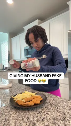 😂😭 NOT HIM SAYING IT LOOKS GOOD.  #couples #marriedtiktok #husbandwife #funny #prank #xandnae 