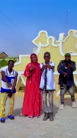 Allah ka bamu 🤲🏻 muna fama 🫸🏼🫷🏼 me and my gees @MARYAMA🦋 @Young alaji @official_dj_lipsong 