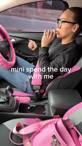 mini friday vlog🌟 got a lil busy at work so couldnt keep recording, then it was girls night!! 🩷🩷 #CapCut #dailyvlog #minivlog  #girlsnight #fyp #microinfluencer #pisces 