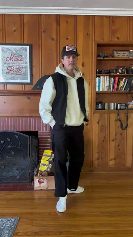 A simple outfit of the day for you all broken down piece by piece. To me a good fit is all about good basics and these are a few of my go-to staples #fyp #OOTD #menswear #mensfashion #grwm #workwear 