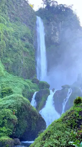 Udah pernah ke curug ini belum? #explorejawabarat #curugcitambur #cianjurselatan #serunyaliburan #tiktoktravel #rusdianaacep 