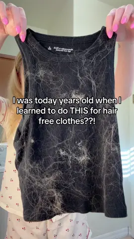 I can’t believe it worked @Indigopetco #CleanTok #cleaninghacks #laundryhack #laundrytok #pethairremoval #satisfying #asmrtiktoks #fyp 