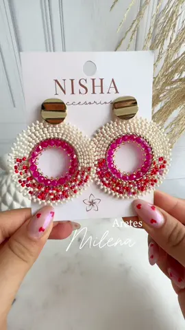 ¡ARETES ARTESANALES colección Milena ✨. Tejidos a detalle en nylon y mostacillas matificadas  Su peso es totalmente ligero🍃con colores atemporales que se adaptan a tus oufits veraniegos ☀️ ¿Que combinación usarías? 🌈 ¡Recuerden que el stock es limitado 🚨! 📍Encuentra este y muchisimos mas modelos en nuestro punto Fisico!  ¡Solicita nuestro Catalogo! 🛍️ #aretes #aretesartesanales #tejidosamano #hechoamano #joyeriaartesanal #lima #limaperu🇵🇪 