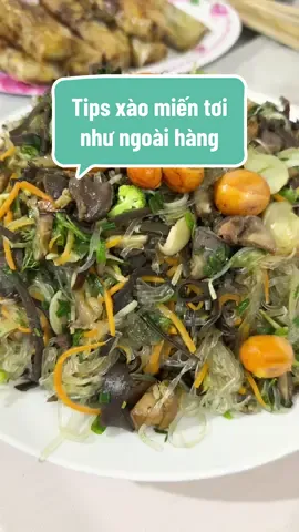 Tips xào miến gà tơi như ngoài hàng của mẹ mình #taydayroi #vtmgr #nauancungtiktok #WomenOfTikTok #tiktokcommunityvn 