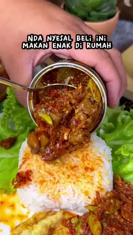 Ayo kita makan pakai sambal makassar di jamin selera makan anda bertambah lagi di jamin keringatan 😍🥰😂 #fyp #sambalterenak #wajibdicoba #makanansulawesi #sambalmakassar #fypシ゚viral #makananenak 