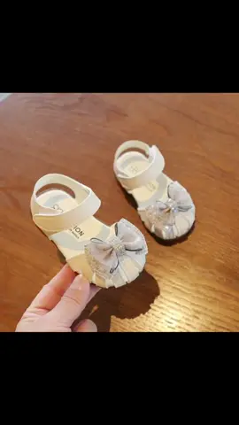 Kids Girls Bow Knot Stylish Sandel -WHITE  💕It is made of high quality materials,Soft hand feeling, no any harm to your baby. 💕Lovely and Charming design available,Make your baby more lovely. 💕Will not grind your baby's feet, walk more stable, not easy to fall, 💕It's Imported from China  💕Colour: Pink, White 💕Season : Spring & Autumn  💕Gender : Girls  💕Outsole Material : Anti-Slippery Rubber 💕Insole Material : PU Leather  💕Size (EU): 15 to 25 💕Recommended Age : 06 months to 3 years  (Please measure the foot length accurately and choose the size according to the foot length!) ⭐সারা বাংলাদেশ ক্যাশ অন ডেলিভারীতে (COD) হোম ডেলিভারী দেওয়া হয় এবং ডেলিভারি সময়:৩-৪ দিন। ⭐প্রোডাক্টের যে কোন প্রবলেম হলে দ্রুত এক্সচেঞ্জ করে দেওয়া হয়। দাম/মূল্য ও ডিটেইলস জানার জন্য প্রতিটি ছবি সহ ম্যাসেজ করুণ। অর্ডার করতে আগ্রহী হলে প্রোডাক্ট এর ছবি, সাইজ/ বাচ্চার বয়স  এবং আপনার ফোন নাম্বার 📞 এবং পূর্ণ ঠিকানা সহ ইনবক্স 📨 করুন। অথবা Call US: +8809638999341 WhatsApp/IMO: 01323837009 (📝বি দ্রঃ 𝐖𝐡𝐨𝐥𝐞𝐬𝐚𝐥𝐞 এ নেওয়ার জন্যও যোগাযোগ করতে পারেন) #shoe #kidsfashion #kidsshoes #kids #babysneakers #sneakers #baby #tiktok #Foruyou #viral #trending #foryourpage #foryou #babyshoes @TikTok Bangladesh @Jannatul Heme 