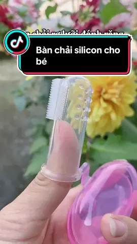 Bàn chải silicon xỏ ngón rơ lưỡi hoặc đánh răng cho bé rất tiện lợi nha các mom 😍😍 #banchaidanhrang #banchaisilicon #mevabe #review 