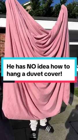 He has NO idea how to hang a duvet cover😏🙄😂 #fyp #foryoupage #foryourentertainment #viral #mumsoftiktok #dad #CleanTok #challenge #fypシ 