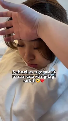Ngerawat cewe gue dari sakit, sembuh sampe endingnya malah gue yg salting brutal 😂❤️ Untung kalau mendadak sakit udah tau solusinya apa😎 #enricovirly #coupletok #couplecomedy #Relationship #relationshipgoals #fyp 