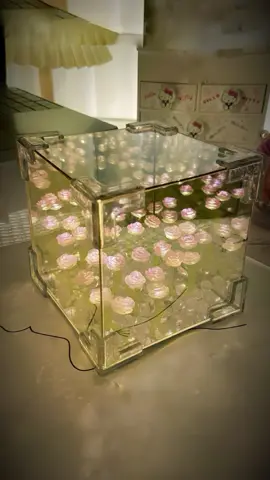 Làm đèn ngủ hoa xinh tặng cho người sợ bóng tốii🤭 #handmade #xh #foryou #lamdothucong #quatangnguoiyeu #quatangtulam #dentrangtri #soodecor 