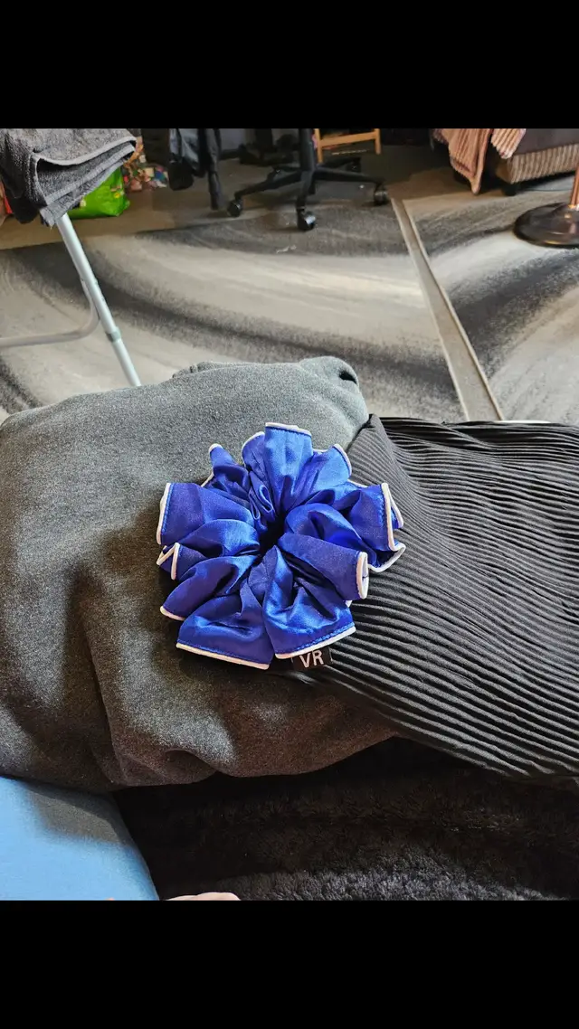nice little order from @Vvictoriarrosee trousers r great and light weight hoodie is so soft x my daughter is gonna love the scrunchie x go check her little boutique out she has some amazing stuff x