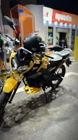 La amarilla☠️🔥 #motos #fyp #fyppppppppppppppppppppppp #fypシ゚viral #fypシ #foryou #foryoupage #tvs #tvsraider125cc #tvsraider #raider125 #biker #bikerlife #lima #mamalona #tiktok #capcut 
