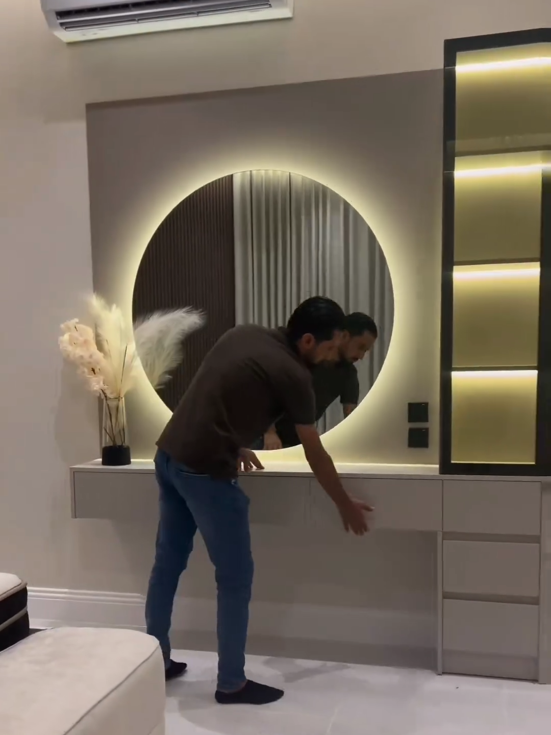 Make Luxury Drassing Table with Us #dressing #table #dressingtable #tableinterior #interior #interiordesign #roominterior #homeideas #besthomedecore #Home #homedecoration #decore #luxury #luxuryroom #luxurydecore #decore #homedecoration