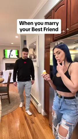 😳😂😂 #couples #couplecomedy #trendingcouples #couplesfunny #glamwithnikki #nikkihall #husbandwifecomedy #couplestiktok #husbandwife 