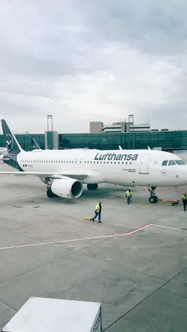 📍 FRA, Fra. Am Main Airport, Germany🇩🇪 @lufthansa ✈️ . . . . #FRA #frankfurtammain #frankfurtairport #germany🇩🇪 #airport #aircraft #airplane #lufthansaairlines #lufthansa #lastcall #boardingpass #aviation #aviationlovers #aviationdaily #lufthansacrew #travelgram #airplane #airportdiaries #airportlife #aviationphotography #mylufthansa #aviationlife #instaaviation #airbus #airbus320 #staralliance  @frankfurtairport @lufthansa.daily @nice_aviation @avaitionaircrafts @aircraftmaintenancengineer @lufthansa.spotting @pubity