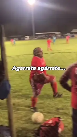 ⚽️✅ ¡REVIVIÓ EL FÚTBOL! 🎥 @cancherossomos en IG #meme #viral #risas #humor #deportesentiktok #tiktokfootballacademy #skills #futbol #highlights 