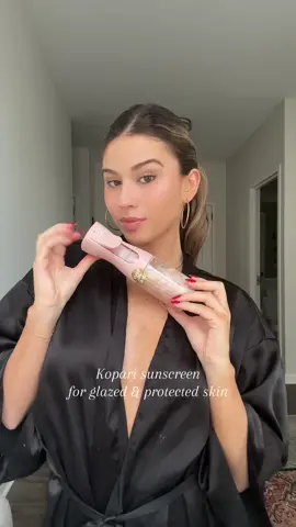 Kopari’s Sheer Body Mist makes me feel like a glazed donut 🍩 @Kopari Beauty #koparisheerbodymist #koparibeauty #koparipartner #glowyglazed 