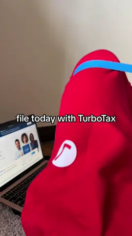 As an athlete I'm always striving to be the best, to break my personal records. Therefore, I need things in my life to match that energy and help me excel in my sport. That's why I'm partnering with @Intuit TurboTax because they make filing easy and stress-free! #turbotaxpartner #makeyourmovescount 