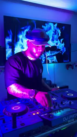 Wiki wiki -  yaviah #djpatus #dj #reggaetonviejitochallenge #clasicosdelreggeaton #reggaetonviejito #clasico 