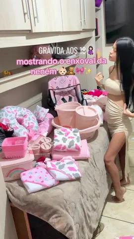 GRÁVIDA AOS 18🤰🏻// mostrando uma parte do enxoval da Ísis 👶🏻🧸🎀☀️ #gravidaaos18 #gravidez #gestacaotiktok #mamaedeprimeiraviagem #maternidadereal #maternidade #mamaesnotiktok #mundorosa💖👑 #reguemaplantinha🌱 #maedemenina #enxoval #enxovaldebebe 