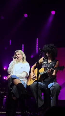 reneé and towa covering linger has added so many years to my gay little lifespan #reneérapp #towabird #snowhardfeelingstour 