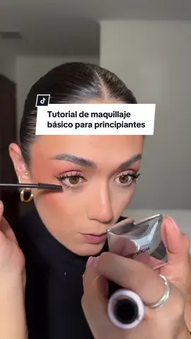 TUTORIAL DE MAQUILLAJE BÁSICO PARA PRINCIPIANTES 💓 usando solamente 2 brochas y muy pocos productos 😉 IG: danielaloumakeup  #maquillaje #maquillajeparaprincipiantes #comomaquillarse #maquillista #maquillistaprofesional #maquilladora #consejosdemaquillaje #comodelinearse #delineador #consejos #makeup #basicmakeup #beginnermakeup #drugstoremakeup 
