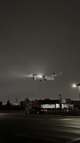 Little raw night video of polish landing at YYZ #plane #aviation #fyp #avgeek #toronto #canada #lot  #poland 