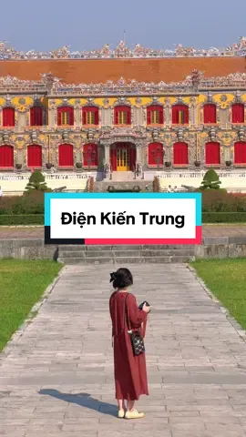 📍Điện Kiến Trung, Huế Thông tin chung:  - Điện Kiến Trung là nơi sinh hoạt của vua trong hoàng cung, bị phá huỷ hoàn toàn vào năm 1947, phục dựng xong vào năm 2023, được tham quan năm 2024. - Điện Kiến Trung nằm trong Đại Nội (Tử Cấm Thành), nên khi mua vé Đại Nội bạn có thể tham quan luôn khu vực này. - Vì mới phục dựng nên Điện Kiến Trung lúc nào cũng đông người. Một mẹo hay để chụp vắng người là khi mua vào cổng bạn có thể mượn tờ rơi bản đồ ở quầy bán vé. Sau đó đi theo bản đồ vào Điện Thái Hoà rồi đi thẳng Điện Kiến Trung để tham quan và chụp. Tiếp đến tham quan Vườn Ngự Uyển, Phủ Nội Vụ rồi rẽ qua hành lang sang Cung Diên Thọ. Đi dọc Cung Diên Thọ ra Hưng Miếu, Thế Miếu rồi rẽ Tây Đài là ra khỏi Đại Nội. - Để tiết kiệm vé tham quan bạn có thể săn vé trên Traveloka phần vé tham quan (Xperience). ______________________ #hue #dienkientrung #huecity #dainoi #tucamthanh #whereizhanhan #tvlkvn #WomenOfTikTok #TiktokCommunityVN 