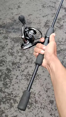 Set pancing joran carbon dan reel metal cuma seratus ribu? joran carbon hollow dari monqiqi panjang 165-210. Reel pancing metal Deukio AC, ukuran 3000-6000. #joranmonqiqi #reeldeukioac #mancingmania #fyp #ramadanekstraseru #mancing #setpancingmurah 