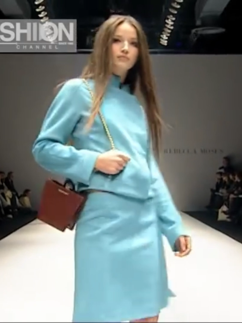 #renatamaciel for #rebeccamoses fall 2000/01 #supermodels #modelsrunway #fashion #catwalk #00s #fashion00s #supermodels00s #modelos #fashionshows