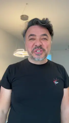 DİKKAT SCHENGEN VİZESİ BAŞVURU SİSTEMİ DEĞİŞTİ! İşte konsolosluğun bu konudaki açıklaması: * 18 Mart 2024 tarihinden itibaren randevular yalnızca Almanya’nın Türkiye’deki yurtdışı temsilciliklerinin web sitesinde yer alan randevu sistemi üzerinden verilecektir. * Başvuru sahipleri 5 Mart 2024 tarihinden itibaren Türkiye’deki Alman Dış Temsilciliğin randevu bekleme listesine kaydolacak ve bunun onayını e-posta ile alacaklar. * Lütfen başvuru süreci hakkında önceden bilgi edinin: Başvuru formu, ibraz edilmesi gereken belgeler vb. bilgilere Alman dış temsilciliğin web sitesi üzerinden ulaşılabilir. 2024 Avrupa Futbol Şampiyonası (EURO 2024) kapsamında Schengen vizesine başvururken sunulması gereken belgelere ilişkin özel bilgi notları bulunmaktadır. * Vize başvuru evraklarının iDATA’ya teslim edileceği randevu tarihi, randevu bekleme listesine yapılan kayıtların kronolojik sırasına göre tahsis edilir. * Randevu bekleme listesine her zaman ücretsiz olarak kayıt olabilirsiniz. Ancak iDATA’dan e-posta yoluyla alacağınız asıl başvuru randevu tarihini onaylamanız halinde, 48 saat içinde hizmet ücretini ödemeniz gerekmektedir. Ödeme vaktinde gerçekleşmediği taktirde randevu teyit edilmemiş sayılacak ve iptal edilecektir. Bu durumda yeniden kayıt oluşturmanız gerekecektir. * Randevu almak için bir acente veya aracı kurumdan hizmet almanıza gerek yoktur. * Vize başvuru randevuları için bekleme süreleri Schengen vizelerine olan talebe bağlıdır. * #benyuksel #almanya 