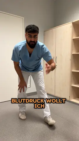 Wie bin ich aufeinmal in der Klinik gelandet 😳 #krankenpfleger #krankenhaus #krankenschwester #altenpflege #krankenpflege #pflege #pflegehumor 