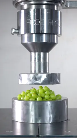 3️⃣0️⃣0️⃣Ton Grape Pressing🍇Pure Asmr Experience👂📢 #hydraulicpress #asmr #wormmaker #satisfying #soundon #relaxing #funny 