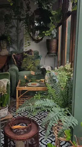 It's sometimes the little things that make us happy 🌱🌿 . . . . #cottagekitchendecor #gardenrooms  #summerhouses #myktchn #myrustichome #modernrustichome #modernrusticdecor #smallkitchens #tinykitchen #countrycottagestyle  #kitchenliving #cottageinteriors #homeandkitchen  #simplelivinglifestyle #freestandingkitchen #flowerbouquets #homebodies #homecomfort .