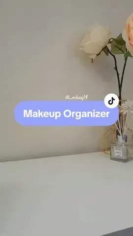 Lilinis ang mesa mo nang dahil dito sa make up organizer, no more hanap kung nasaan mo nailagay yung fav lippies mo and for clean and organize look check this out #makeuporganizer #cosmeticorganizer #organizer #makeupstorage #fyp #fypシ #tiktokfinds 