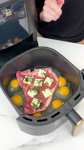 Easy steak n eggs #EasyRecipe #Recipe #airfryer #steakneggs #steakdinner #breakfast 