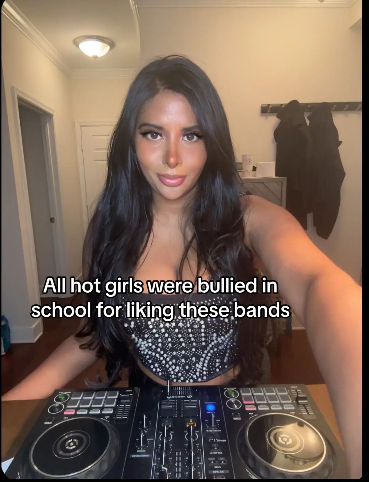 #millenialsoftiktok #korn #deftones #alttokers #elderemo  Jokes on you - we are hot now 😈 