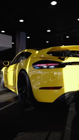 Racing Yellow Cayman GT4 🐝 #porschecentertromso #porsche #cayman #gt4 #racingyellow 