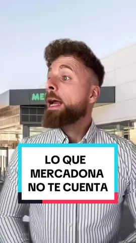 LO QUE MERCADONA NO TE CUENTA 🥲 ¿No has notado que en en el último año, que en supermercados como Mercadona, los productos cuestan más caros y como que rinden menos por traer menos cantidad? 😣 Este fenómeno se conoce con el nombre de ``Reduflación´´ 😧 Consiste en una redución considerable de la cantidad de un producto y una subida porcentual del precio de este, respecto a un corto periodo de tiempo. 😡 Esta acción se utiliza por ciertas cadenas de supermercados para luchar supuestamente en contra de la inflación, con la excusa del encarecimiento del género y las materias primas. 🥩🍤🥬🍎🍉 ➖🛒 ➕💶 ¿Tú que opinas? Déjamelo saber en los comentarios. 💭 #finanzas #finanzaspersonales #educacionfinanciera #finanazasinteligentes #reduflacion #subidadeprecios #menoscantidad #supermercados #inflacion #mercadona #dinero #greenscreen