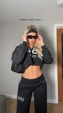 All trackies from @boohoo !! 🖤#airportoutfit #holidayoutfit #tracksuit #boohoohaul #tracksuithaul 