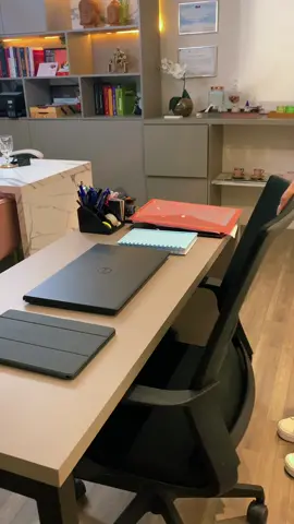 Mais um dia no escritório ⚖️☕️💻 #direito #advogada 