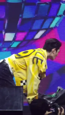 Hot dance😂🤣🔥❤️‍🔥 @พาเวล 🇹🇭  #PitBabe1stFanMeetD1 #pitbabe1stfanmeet #pavelpooh #pavelphoom #poohpavel #พูห์พาเวล #พิษเบ๊บ #พูห์พาเวล #พาเวลพูม #thaibl #thaiactor #blseries #bldrama #pitbabetheseries #dance #fyp  