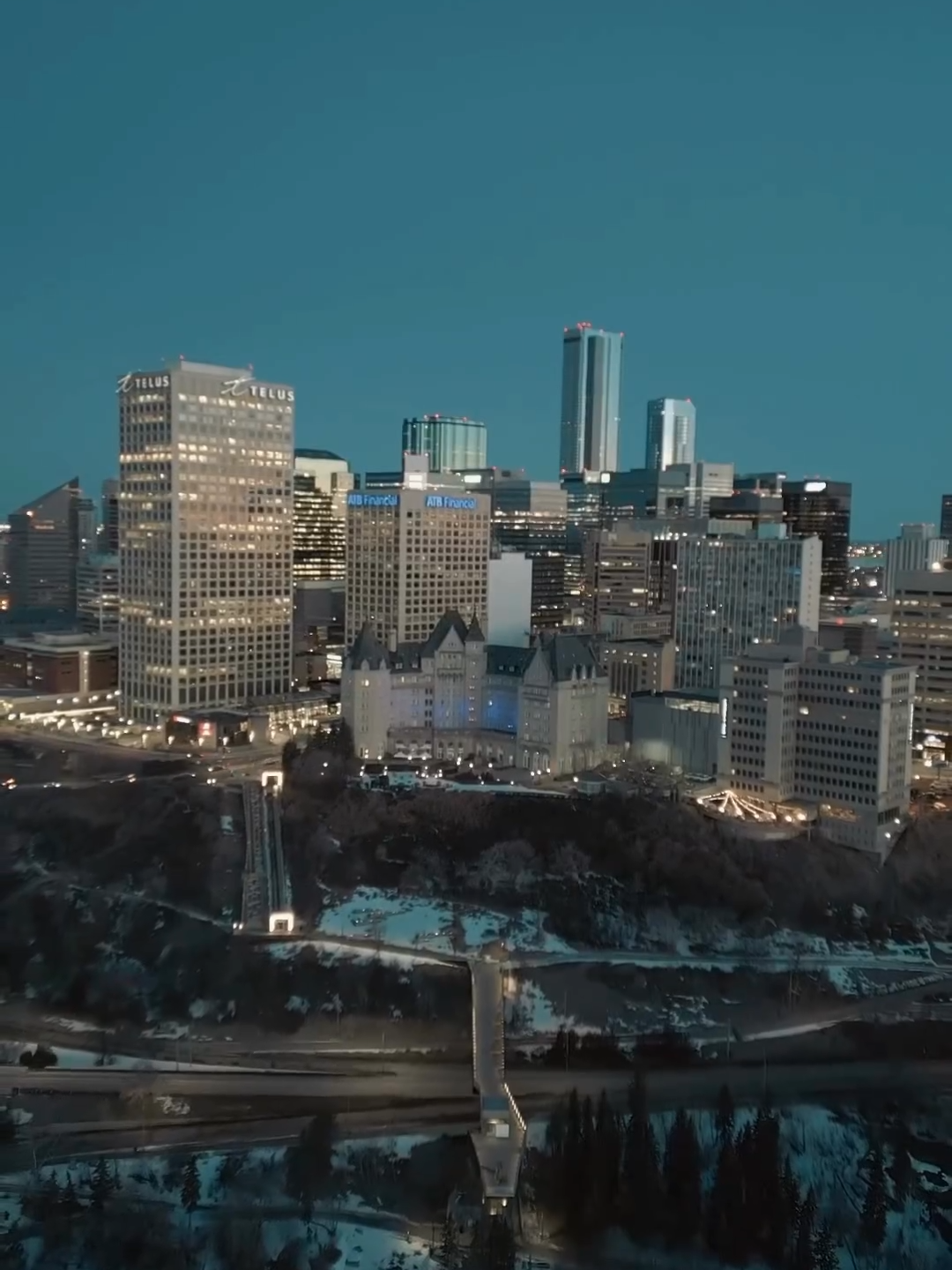 Edmonton's skyline always leaves us in awe 🌆✨! Which iconic landmark steals your gaze every time you catch sight of it? 📷: @gamal.mohamed23  #exploreedmonton  #edmonton  #yeg  #edmontonalberta #yegtiktok #travelalberta #edmontonviews #cityscape
