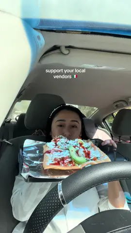 had to hit em w a little asmr 😮‍💨💨 my sisters took all my napkins to clean their spilled mangonada tho 🤦🏽‍♀️ #mexicanvendors #chicharron #food #goodeats #streetvendors 